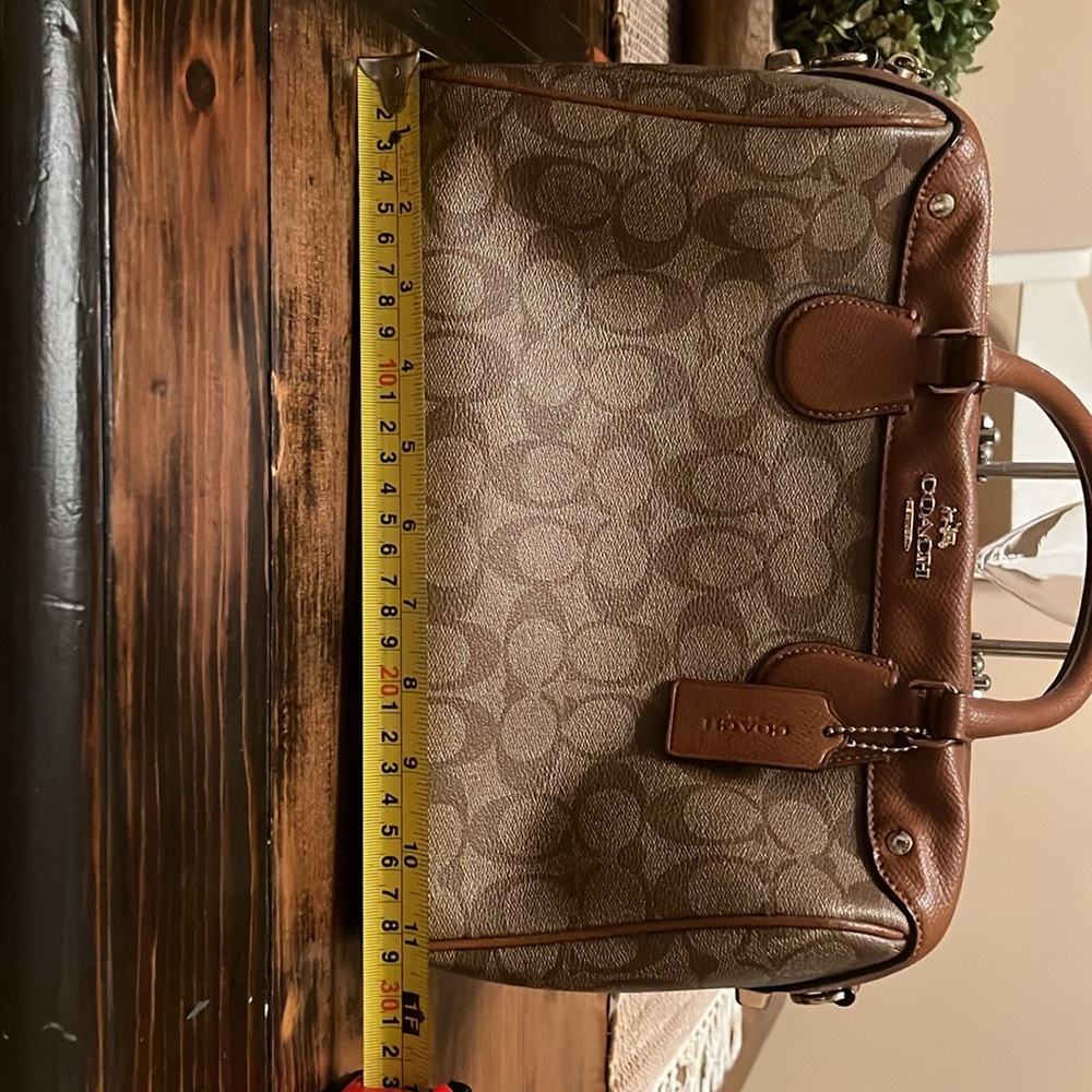 Womens Coach tan crossbody satchel. - Picture 8 of 8